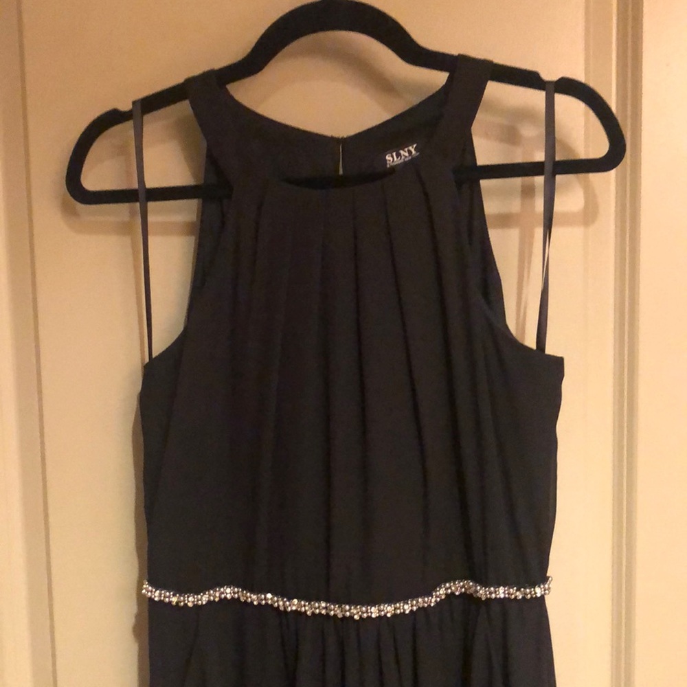 Beautiful maxi SLNY formal dress with beaded belt